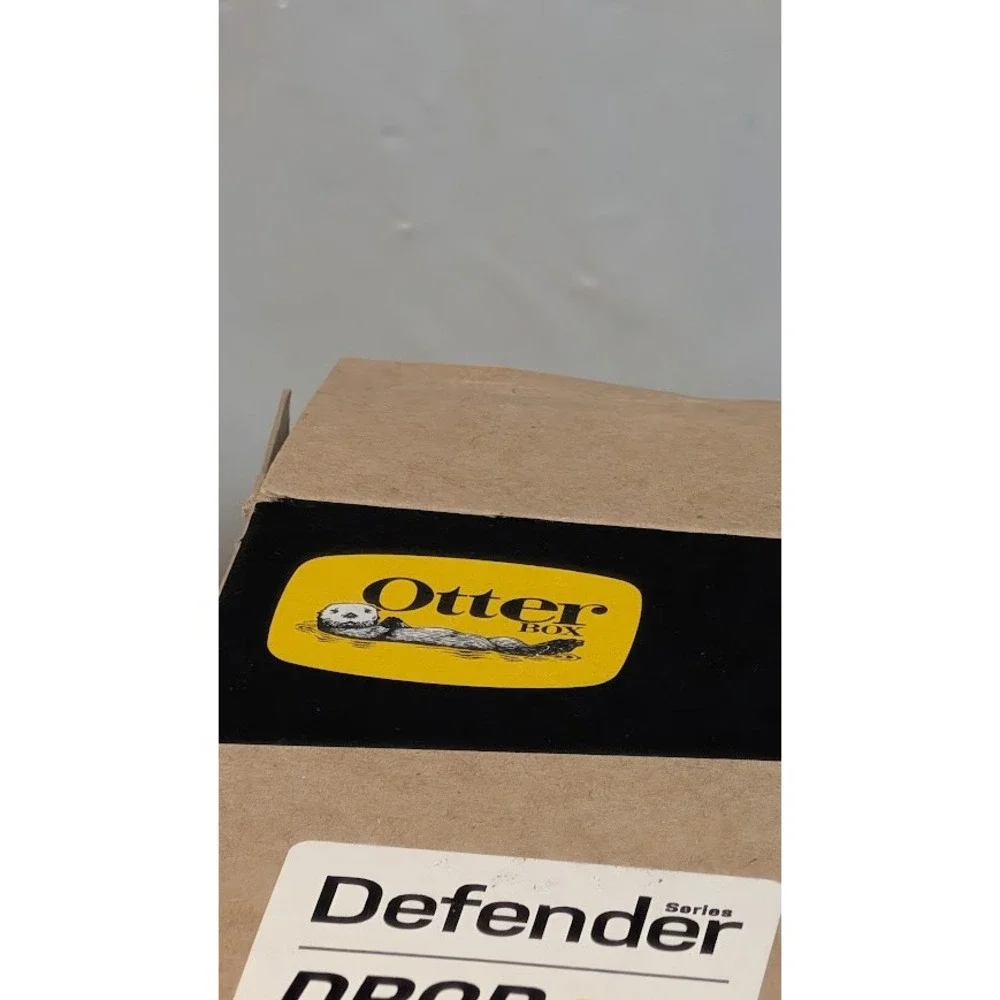 OtterBox Defender Case iPhone SE 8 7 Black New Open Box Rugged Holster Clip
